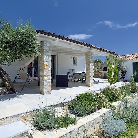 Villa Emily Peroj Ngoại thất bức ảnh